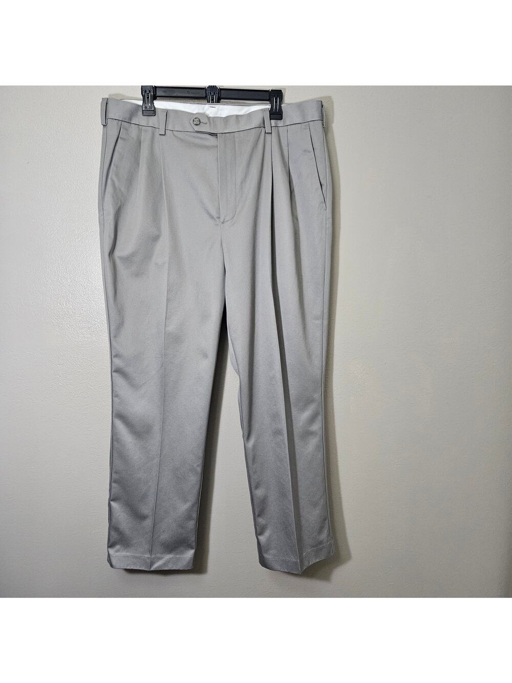 Roundtree & Yorke Men's Pleated 38x29 Gray Inno-Flex Trousers Preppy Collegiate